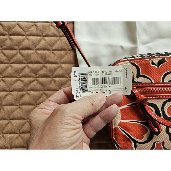 NWT Coach 25121 Poppy Floral Flower Print Scarf Crossbody w/Dust Bag, Red/Blk - Picture 5 of 13